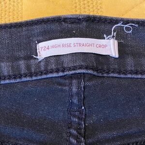 Levi’s straight leg crop